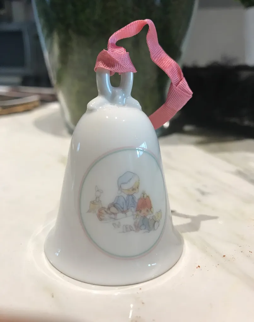 Precious Moments Mini Bell - Peace On Earth photo 1