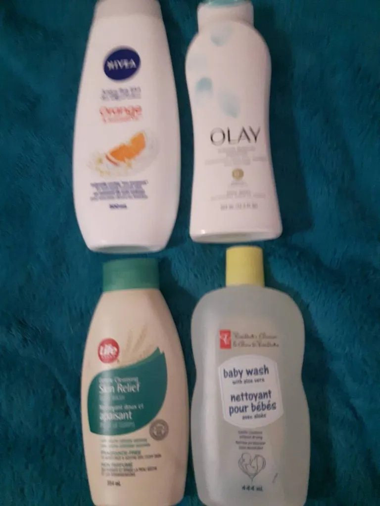 ASSORTED BODY WASH photo 1