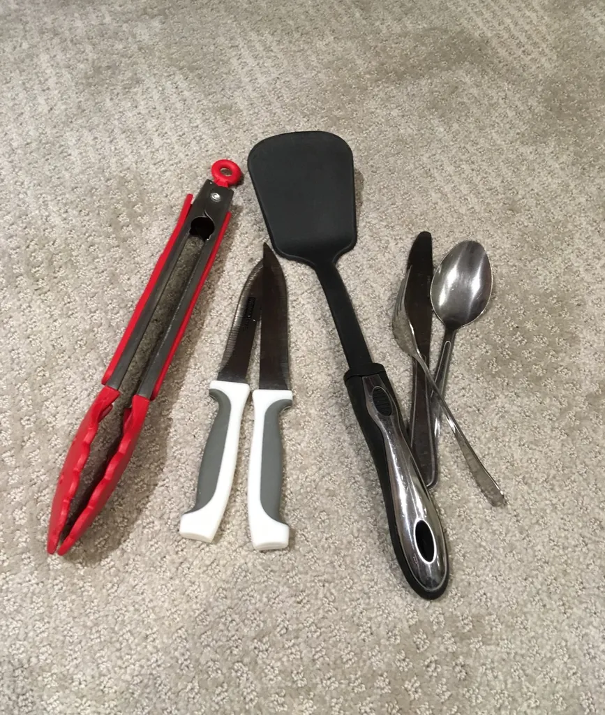 Assorted Kitchen Stuff(swipe) photo 1