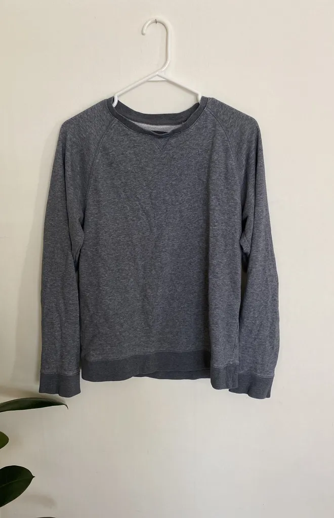 H & M Sweatshirt photo 1