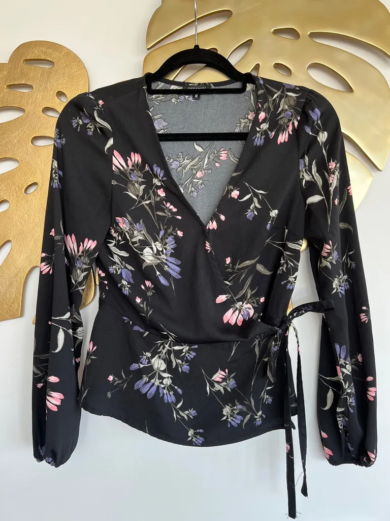 Dynamite Blouse XS photo 1