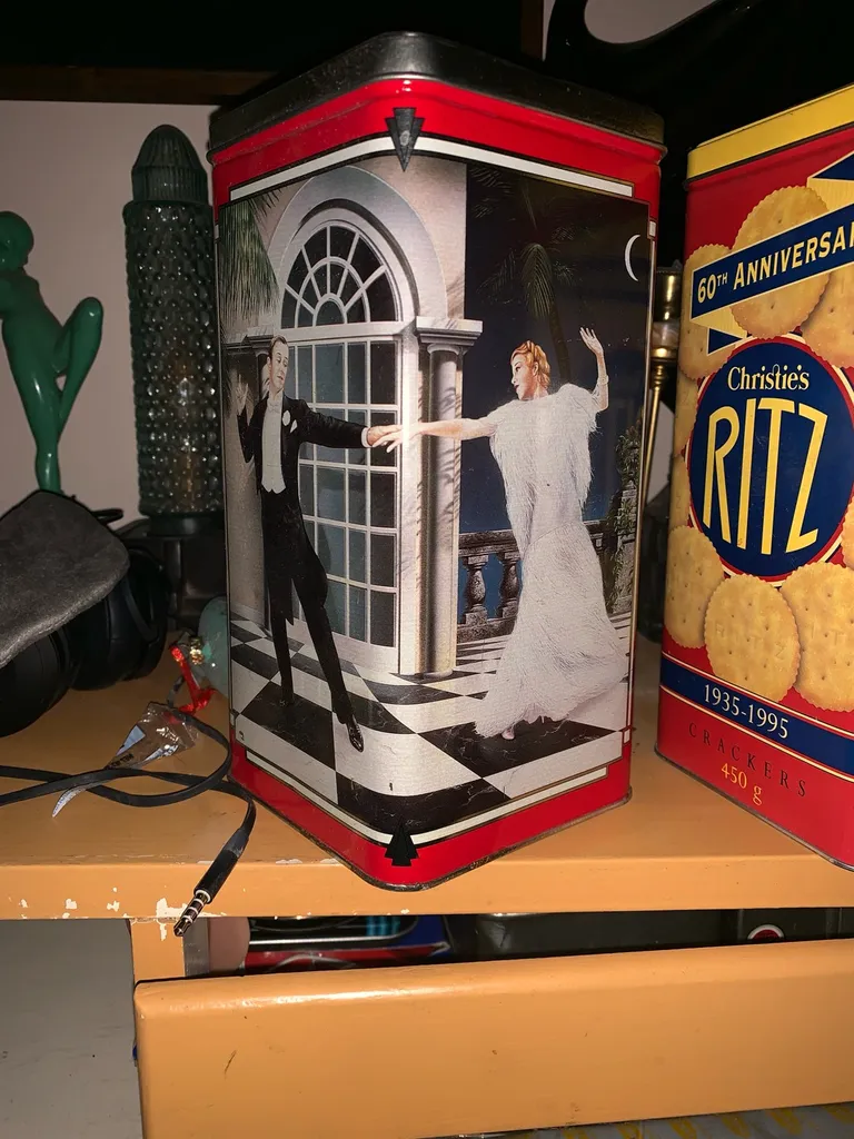 Ritz 1990 Special Edition Dancers Tin photo 1