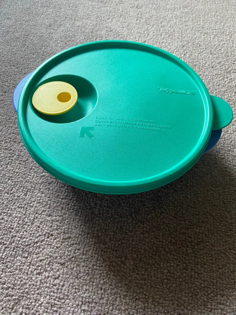 Tupperware photo 1