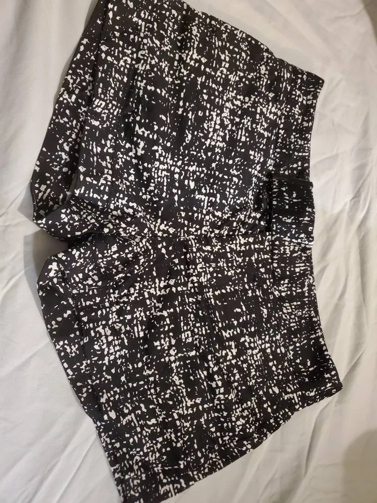 Brand New Shorts Calvin Klein photo 1