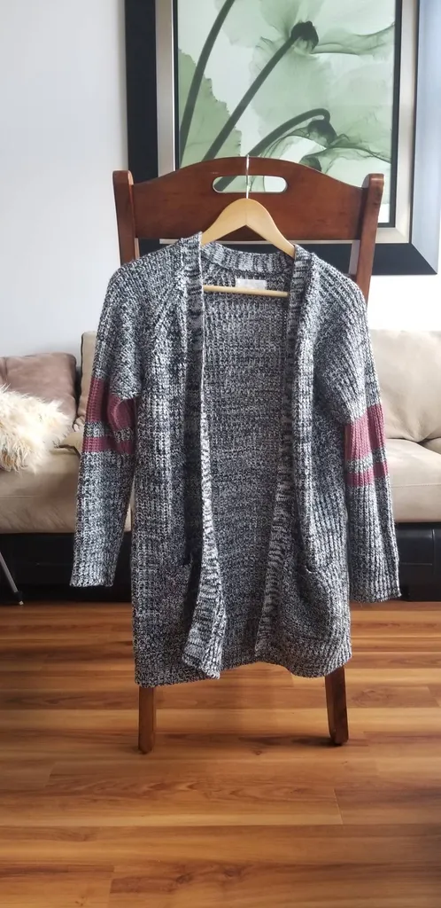 Cute Cardigan/Sweater photo 1