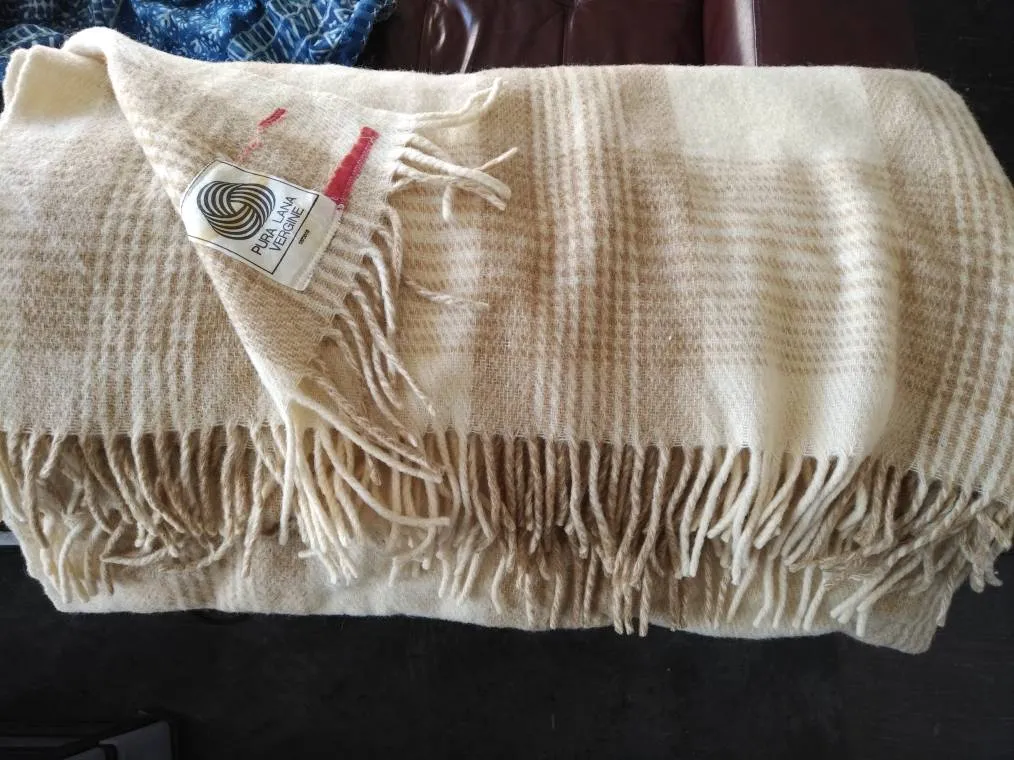 Virgin Wool Throw Blanket photo 1