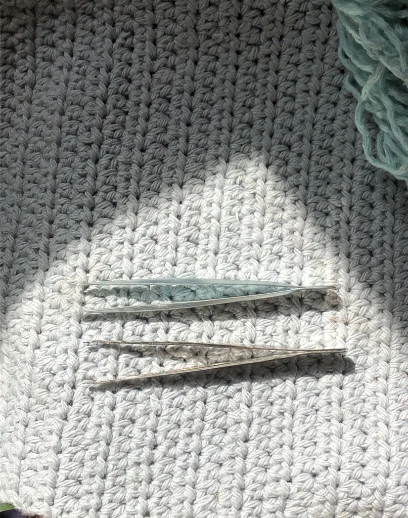 Tweezers photo 1