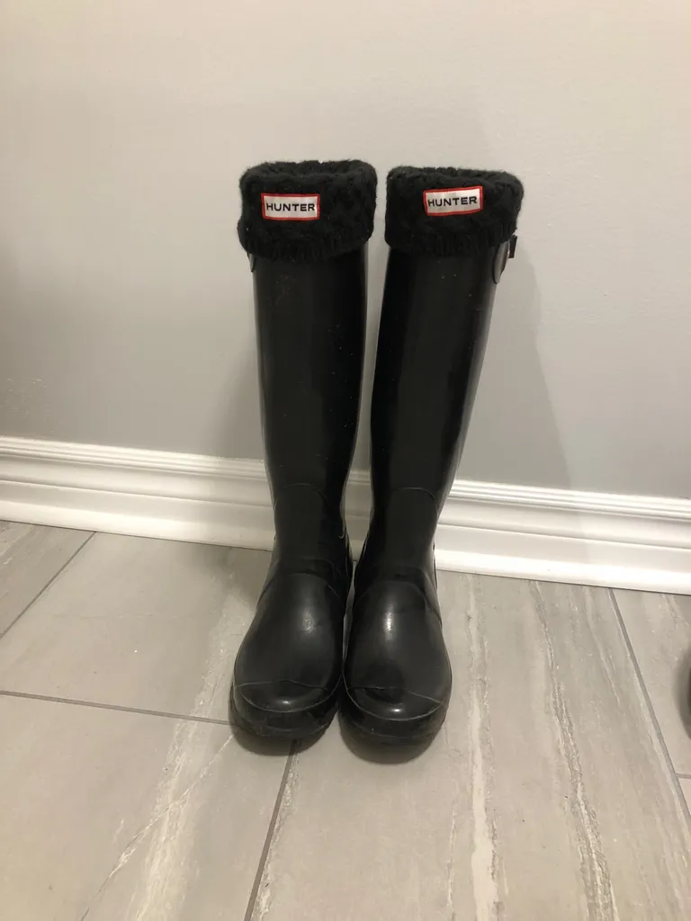 Tall Hunter Boots + Sock Inserts - Size 7 photo 1
