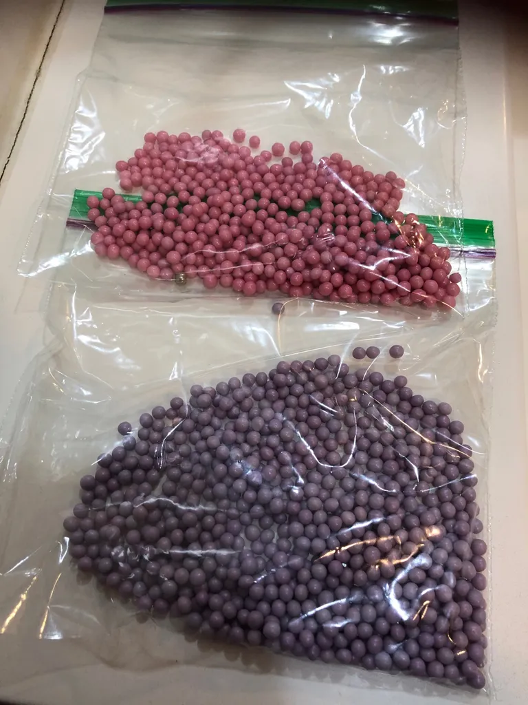 Pink And Purple Sugar Pearls (dragees) photo 1