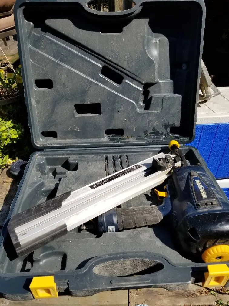 Great Condition NailGun photo 1