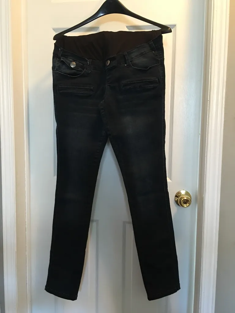 Maternity jeans photo 1