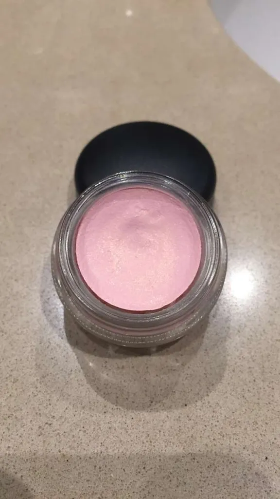 Mac Pro Longwear Paint Pot photo 1