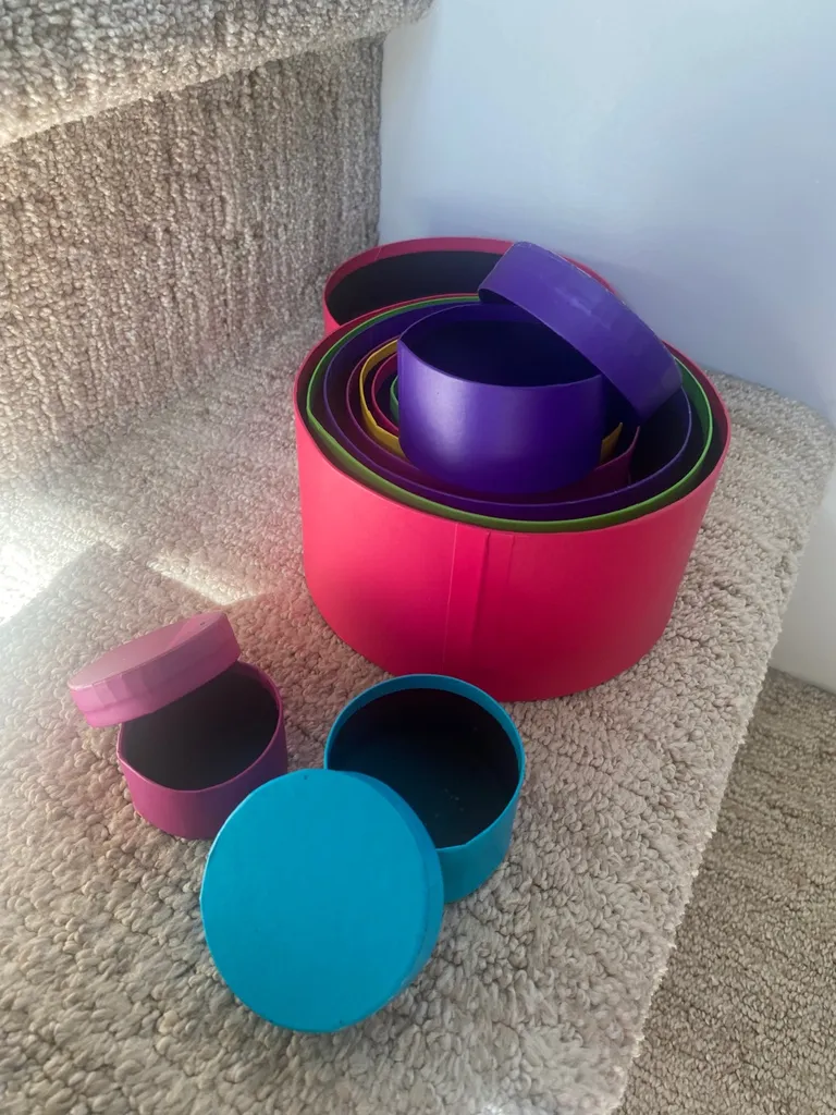 New round Giftboxes photo 1