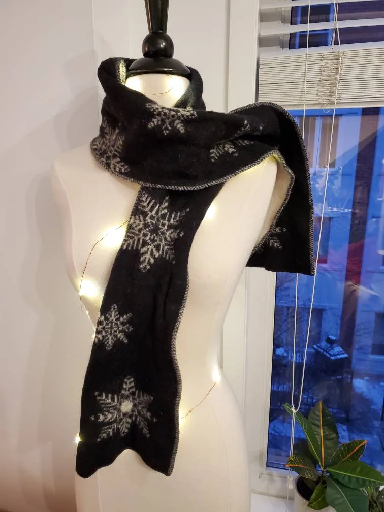 Reversible Joe Fresh Scarf photo 1