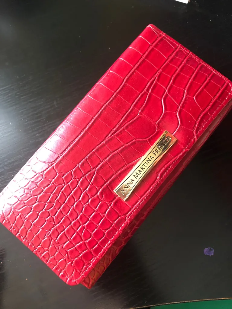 Red Wallet photo 1