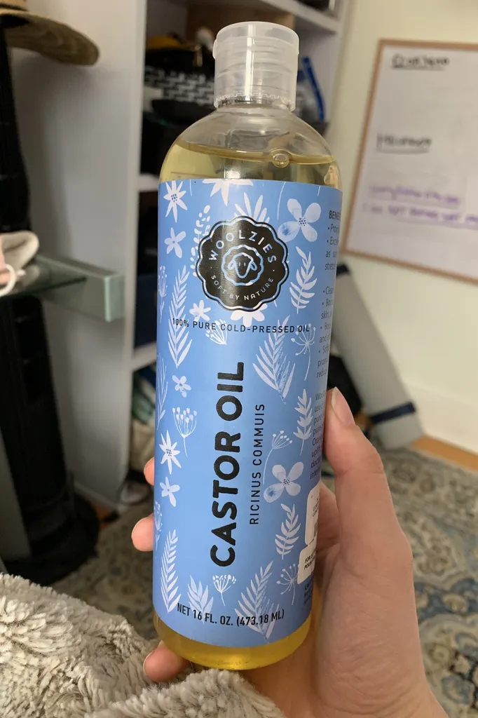 Castor Oil photo 1
