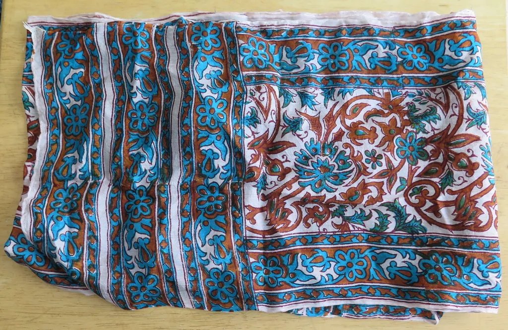 VINTAGE 1960s scarf Flowery # 2 theme photo 1