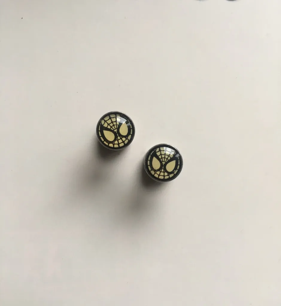 spider-man earrings photo 1