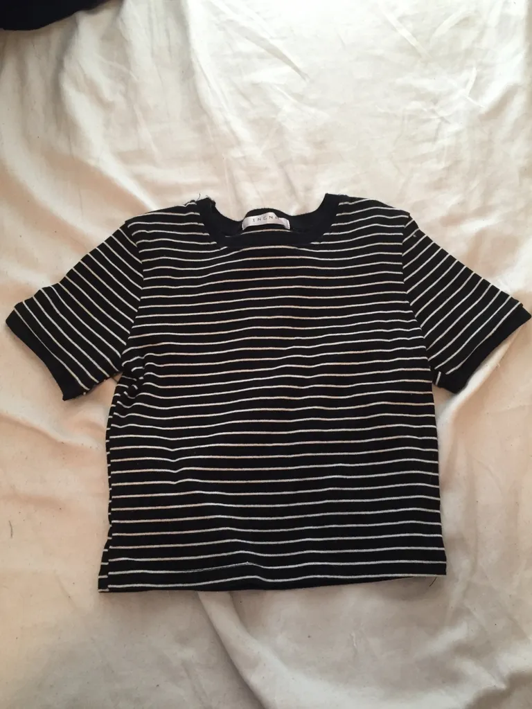 Cute black crop top photo 1