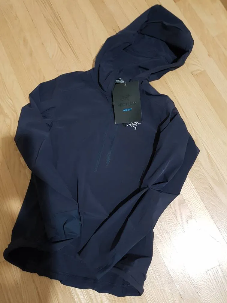 🎁Brand New Arc'teryx Light Active Women's Jacket (XS) photo 1