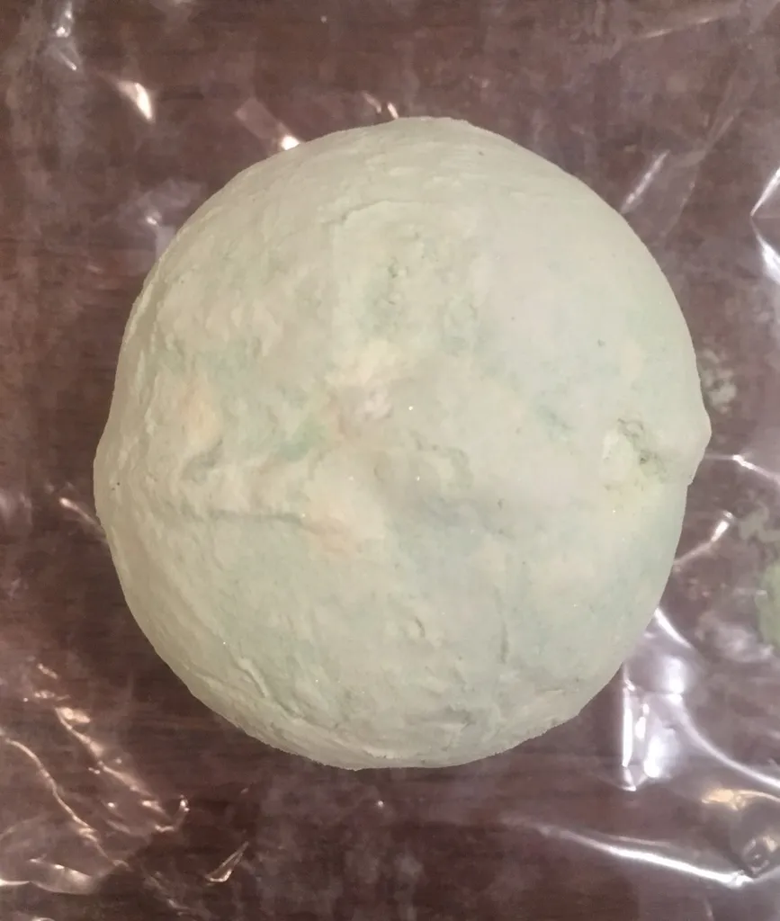 Lush Bath Bomb photo 1