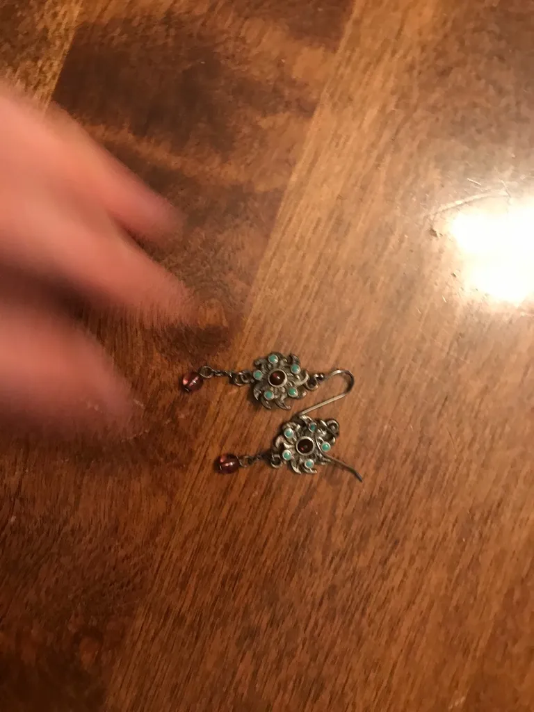 🆓 Small Earrings photo 1