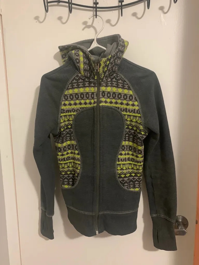 Lululemon Scuba Hoodie Sz 4 photo 1