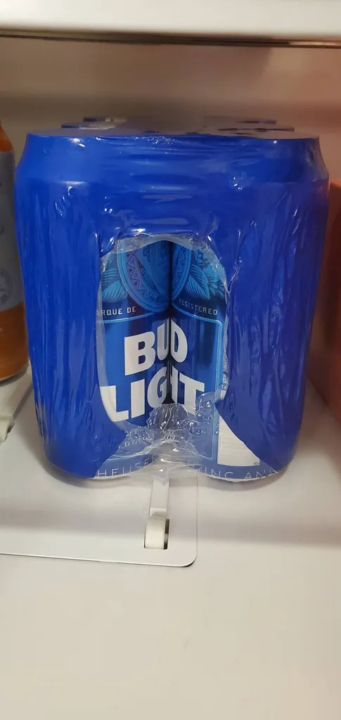 6 Pack Of Bud Light photo 1