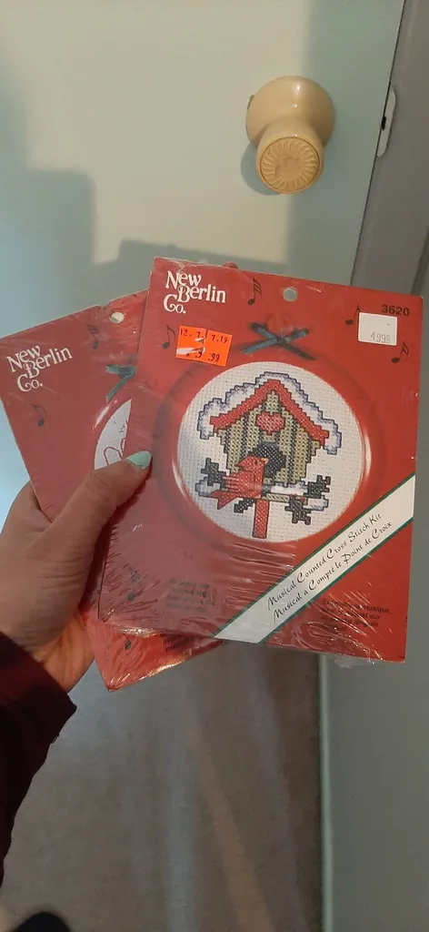 Small Knitting Set photo 1