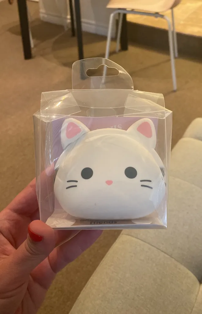 White Rubber Cat Coin Purse photo 1