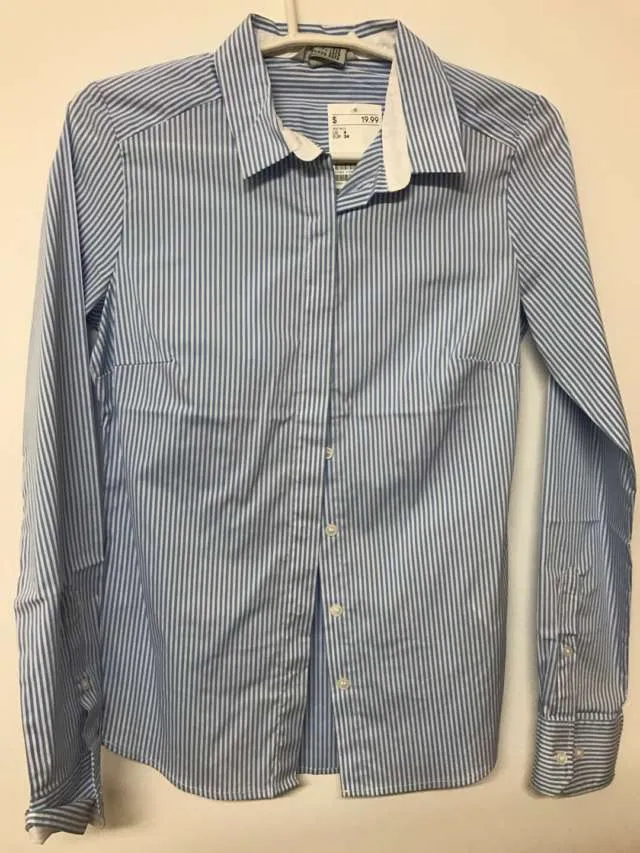 H&M Blouse Size 4 photo 1