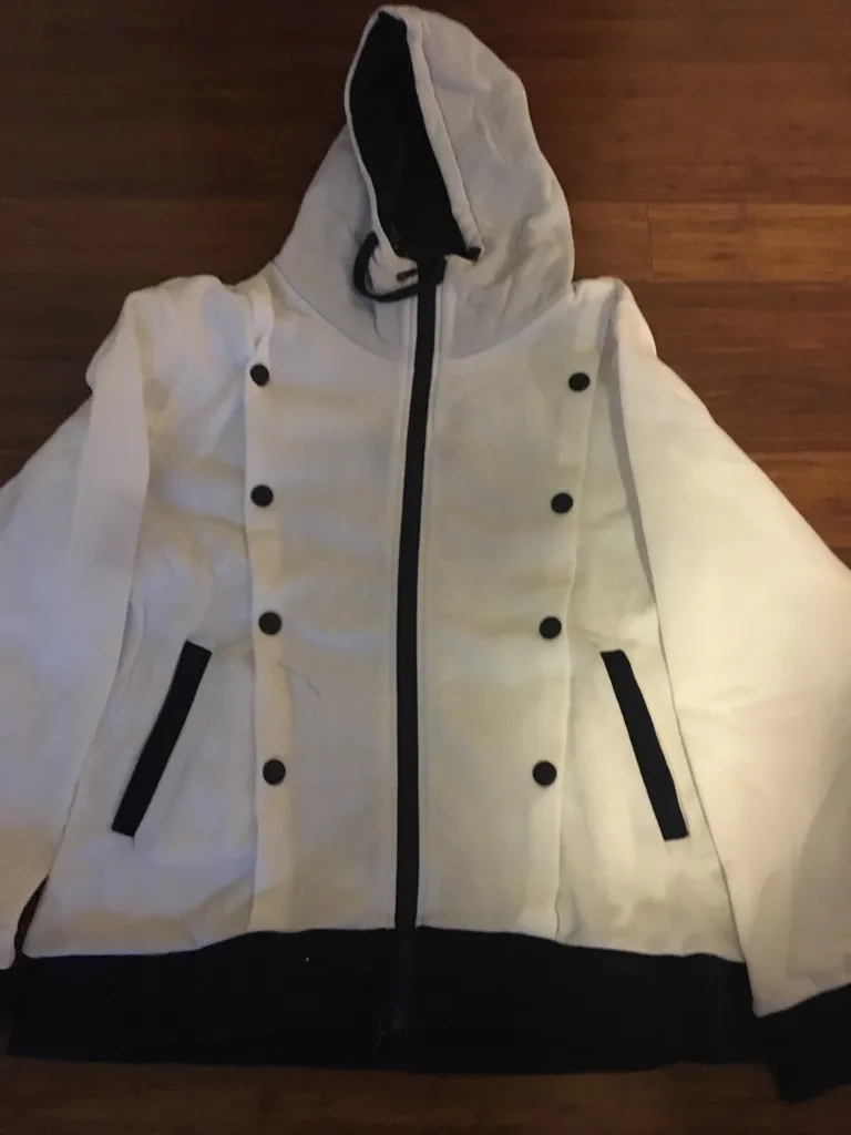 White sports jacket / Hoodie photo 1