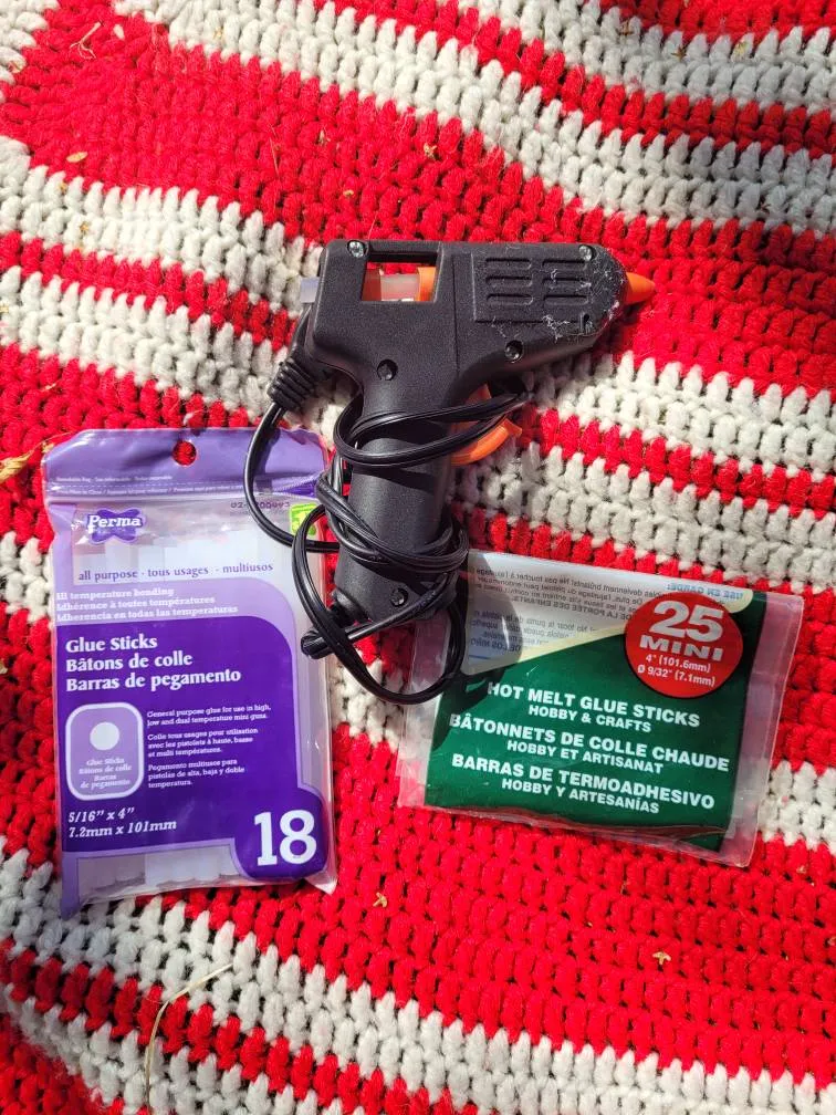 Hot Glue Gun And Glue Stix photo 1