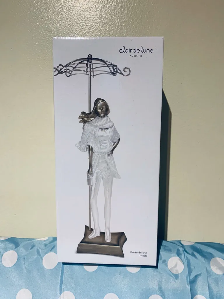 Clair De Lune Jewelry Holder Figure photo 1