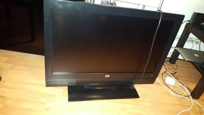 32" HP TV photo 1