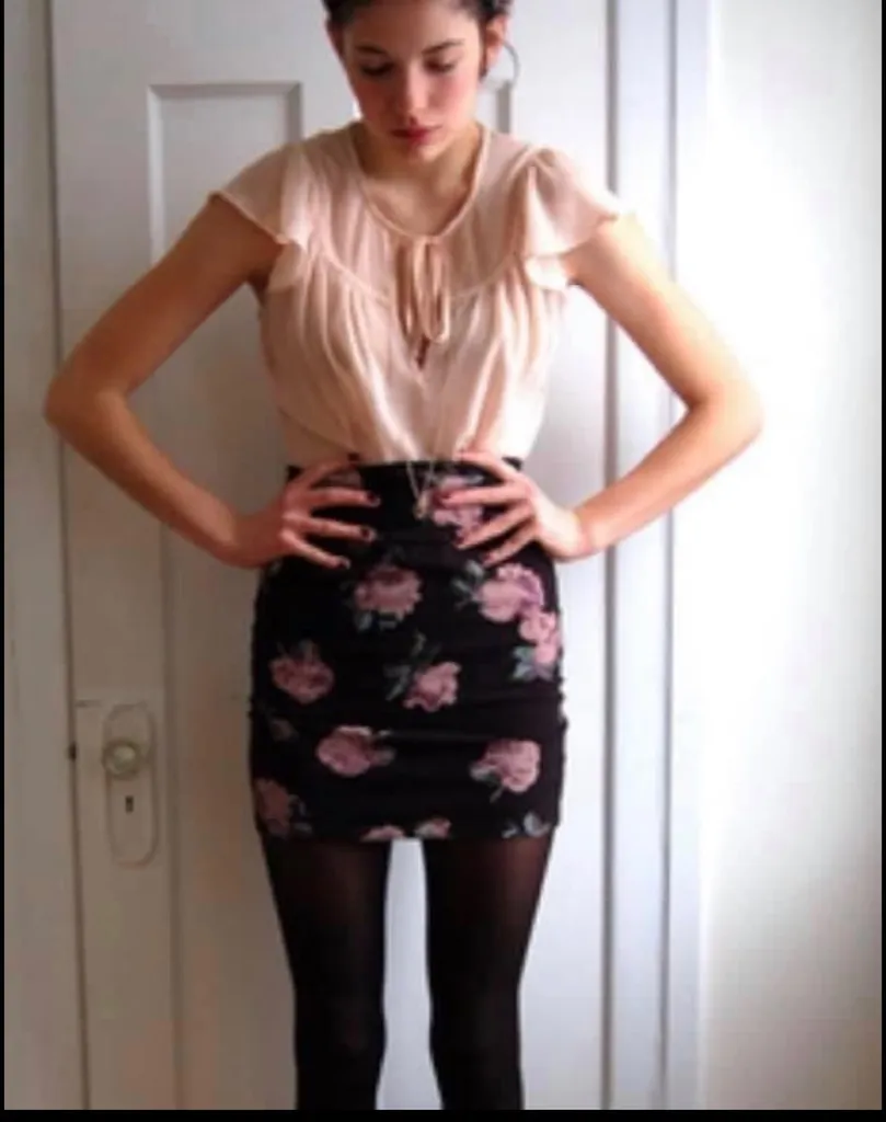 Talula Skirt - Size S photo 1