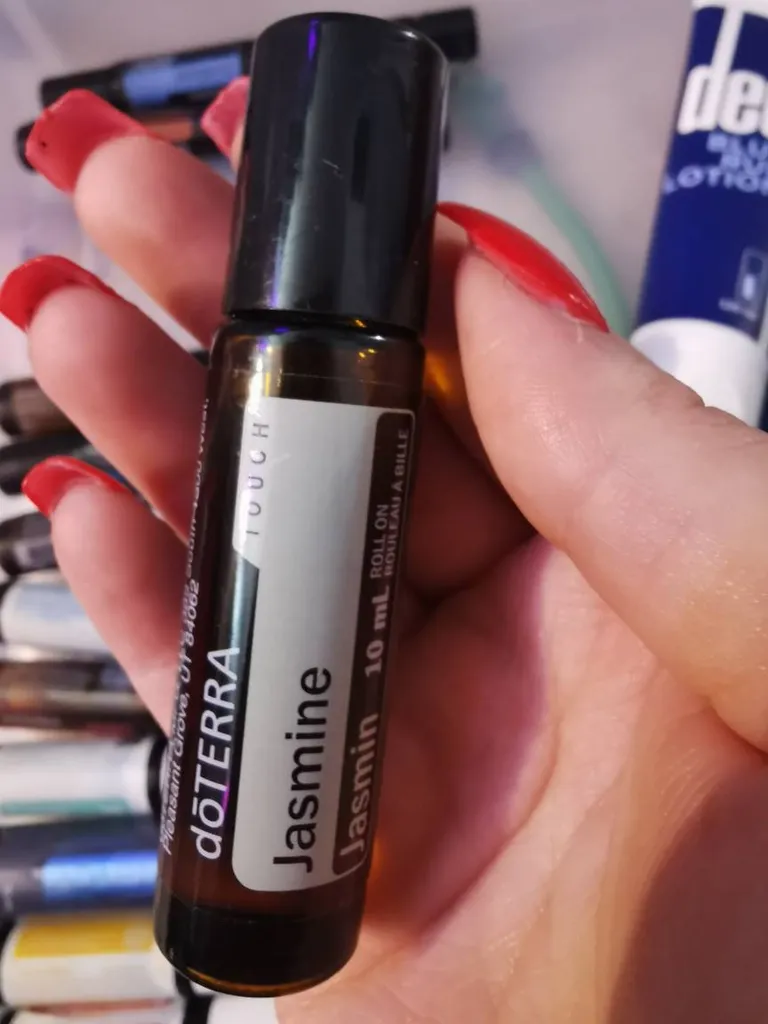 Jasmine Essential Oil photo 1