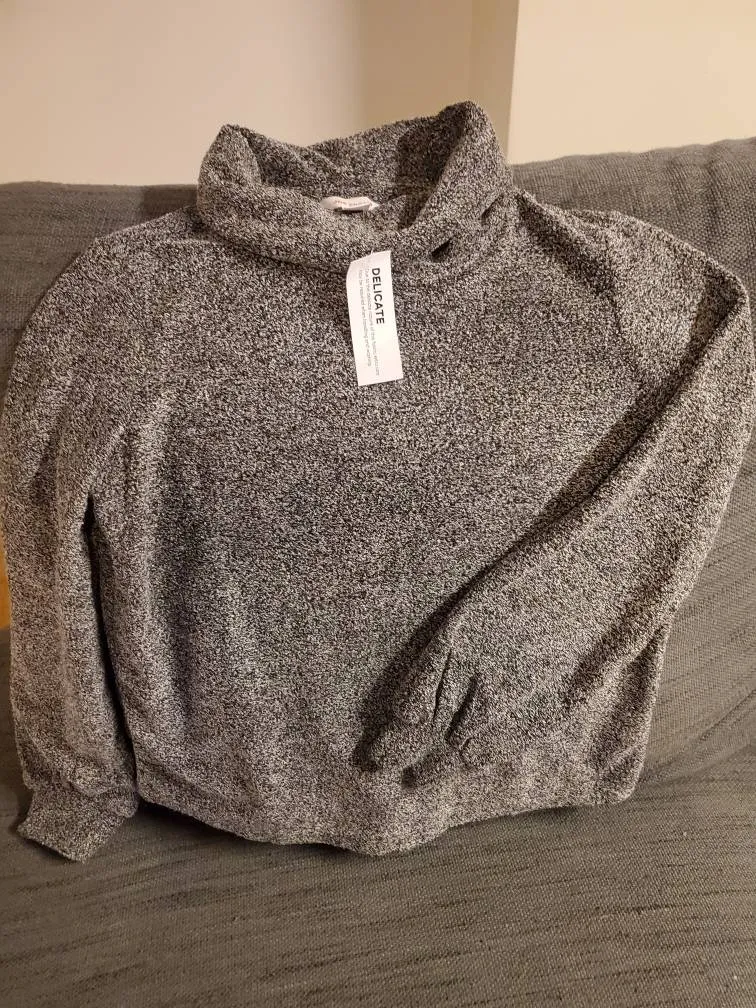 Cozy JOE FRESH Gray Top photo 1