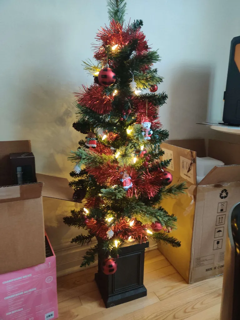 Mini Xmas tree with all decorations and lights photo 1