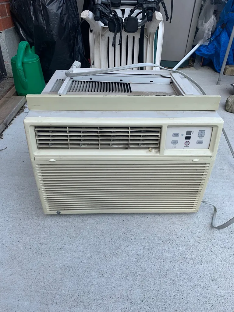 Window Air Conditioner photo 1