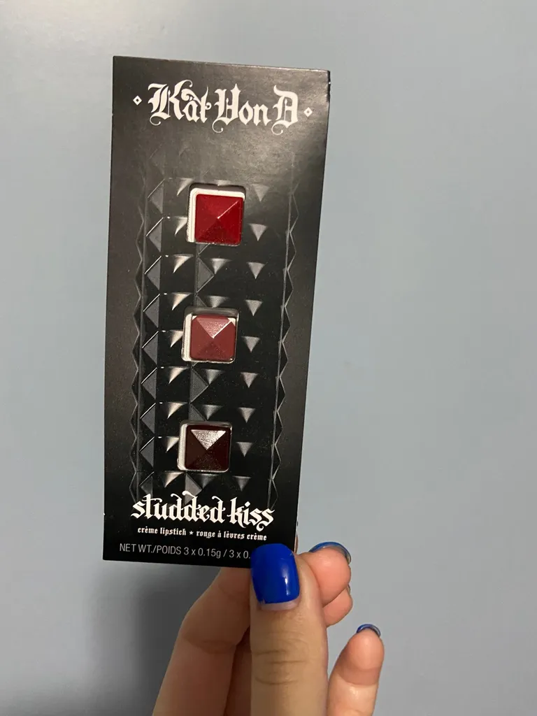 Kay Von D mini sample photo 1