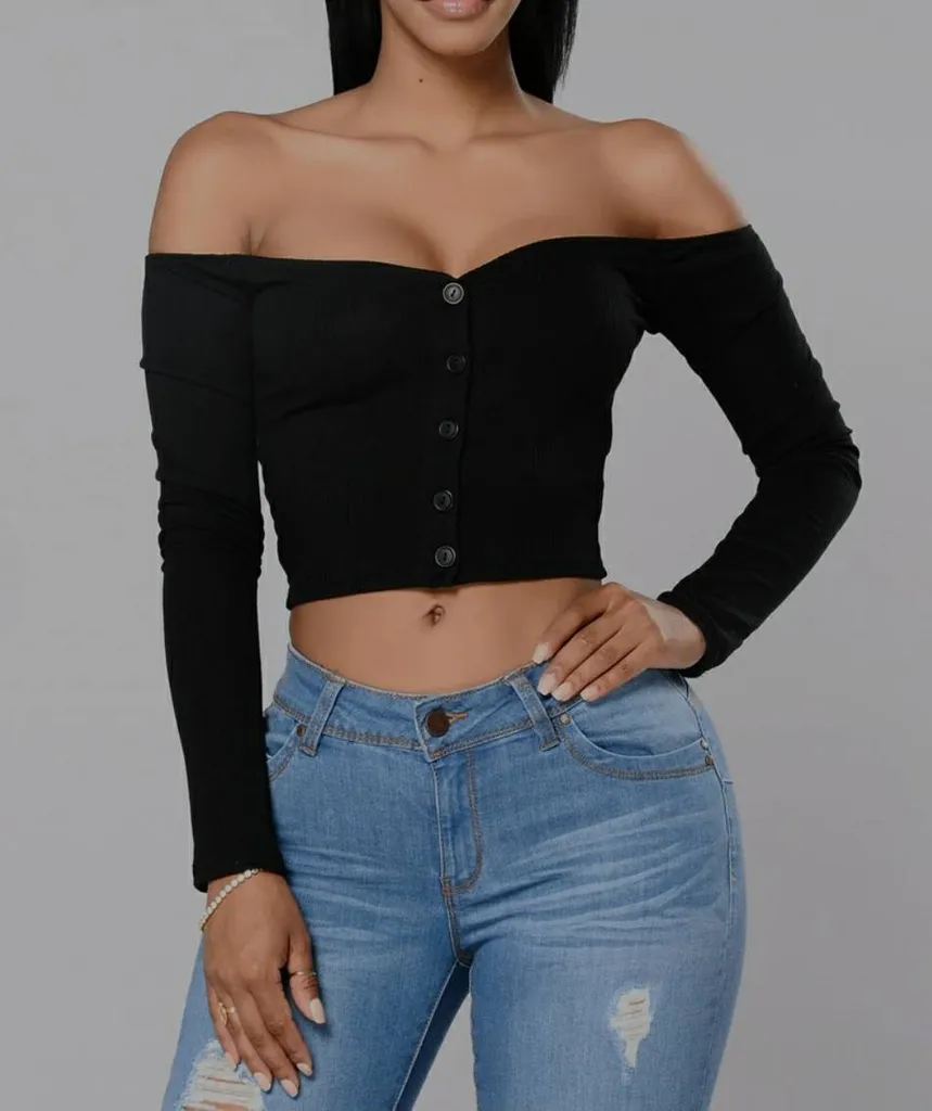 Small Long Sleeve Crop Top photo 1