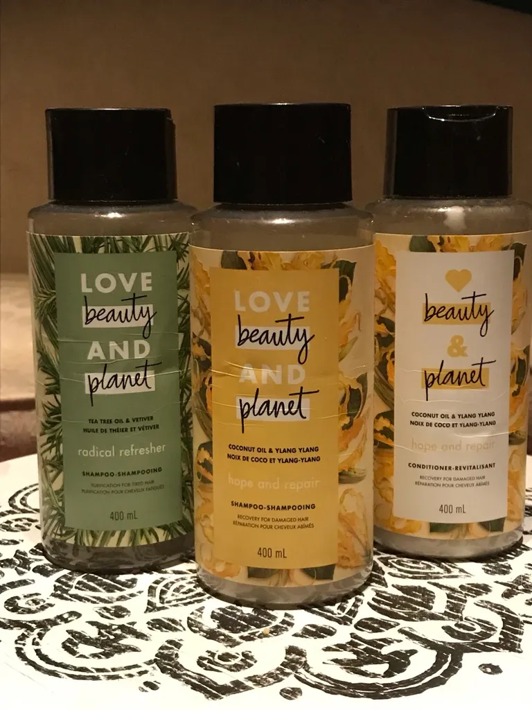 Shampoo And Conditioner photo 1