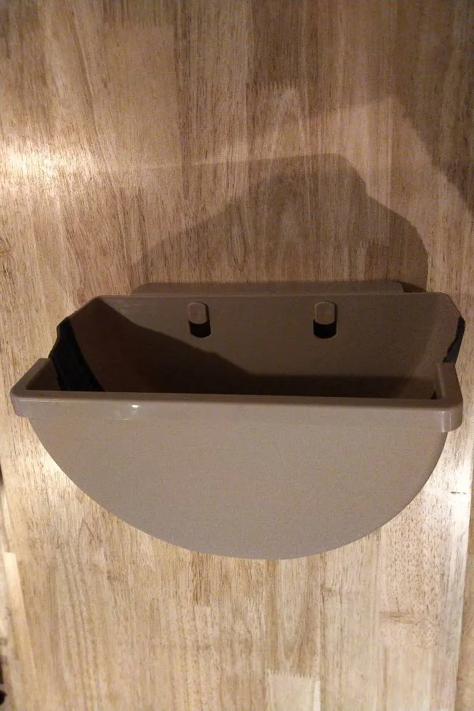 New Hung Folding Trash Can photo 1