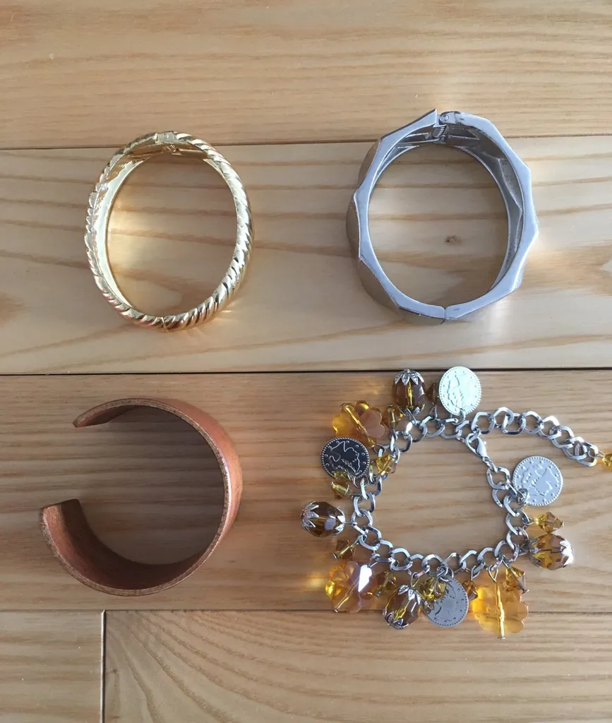 Bangles/bracelets photo 1
