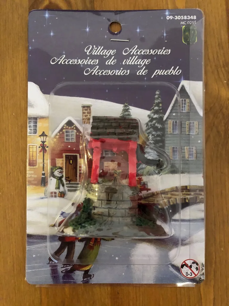 BNIB Miniature Well And Bird Bath photo 1