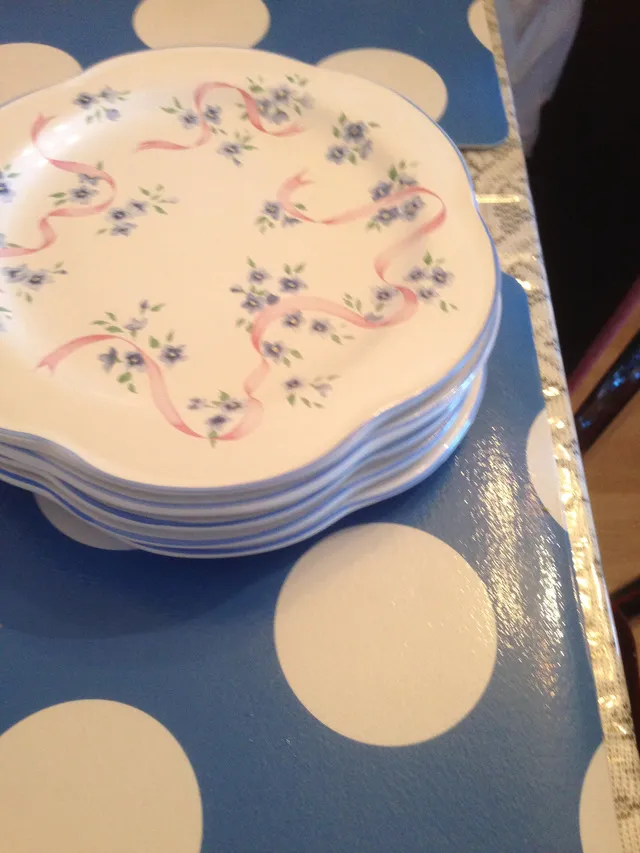 BRAND NEW WILLIAM ASTLEY PLATES photo 1