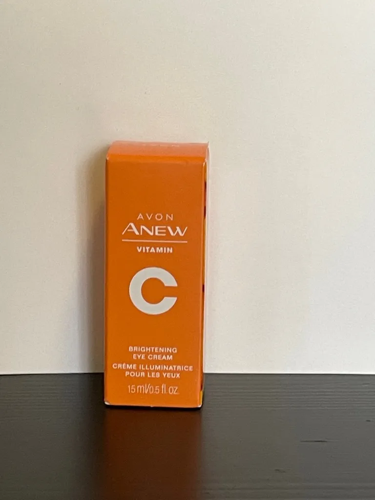 BNIB Anew Vitamin C Brightening Eye Cream 15 ml photo 1