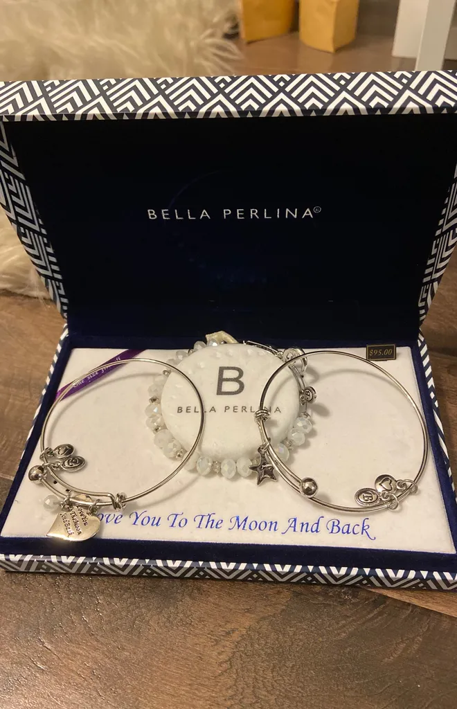 Bella Perlina Bangles photo 1