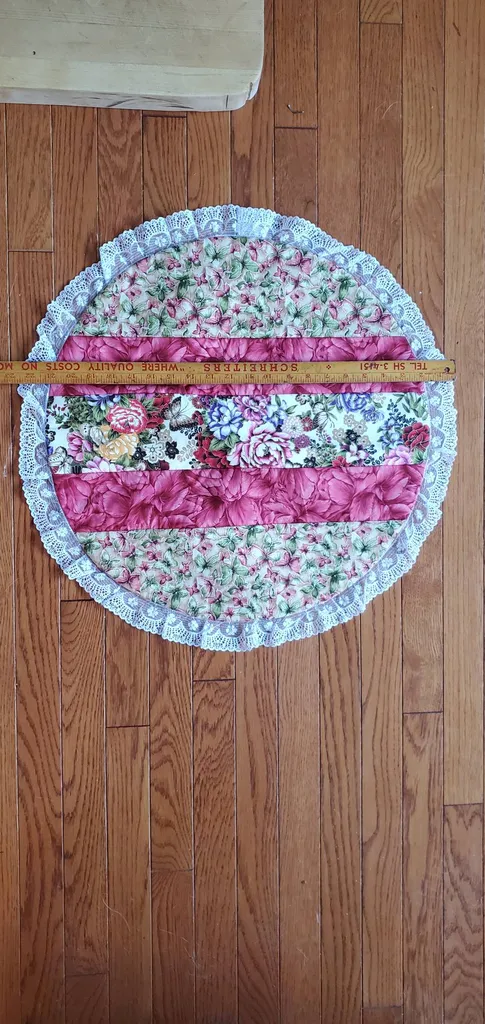 Table Topper - Quilted And Reversible photo 1